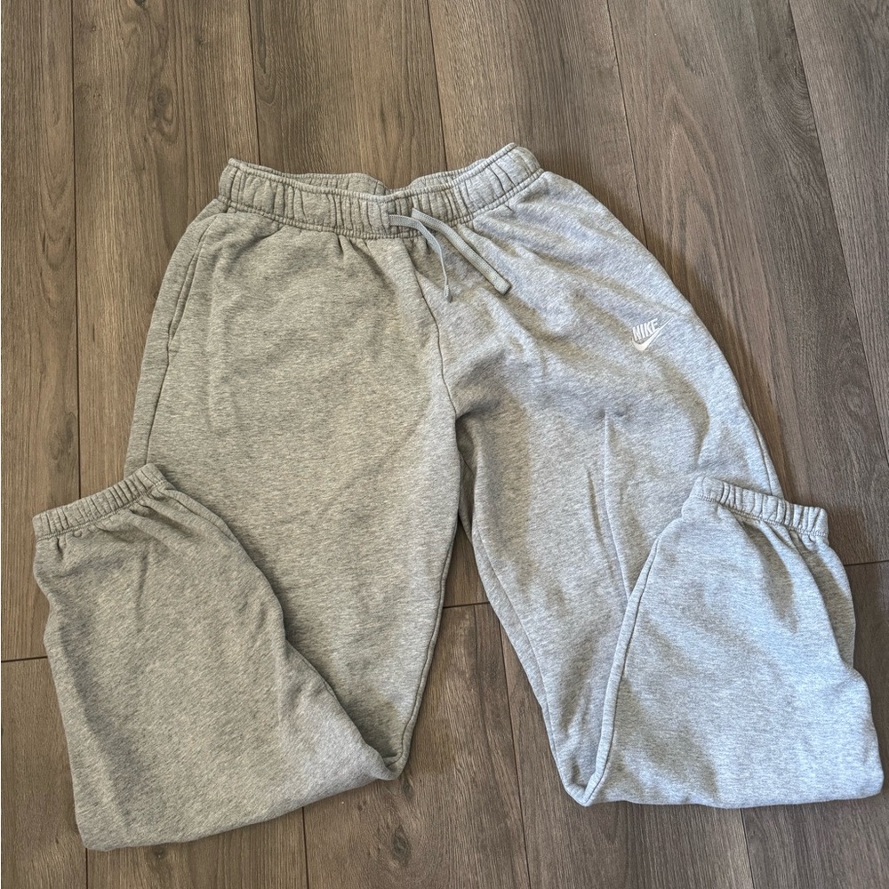 Nike Women’s Light Gray Sweatpants